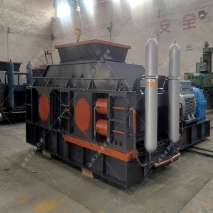 在化工行業中液壓對輥制砂機是如何處理特殊物料的？