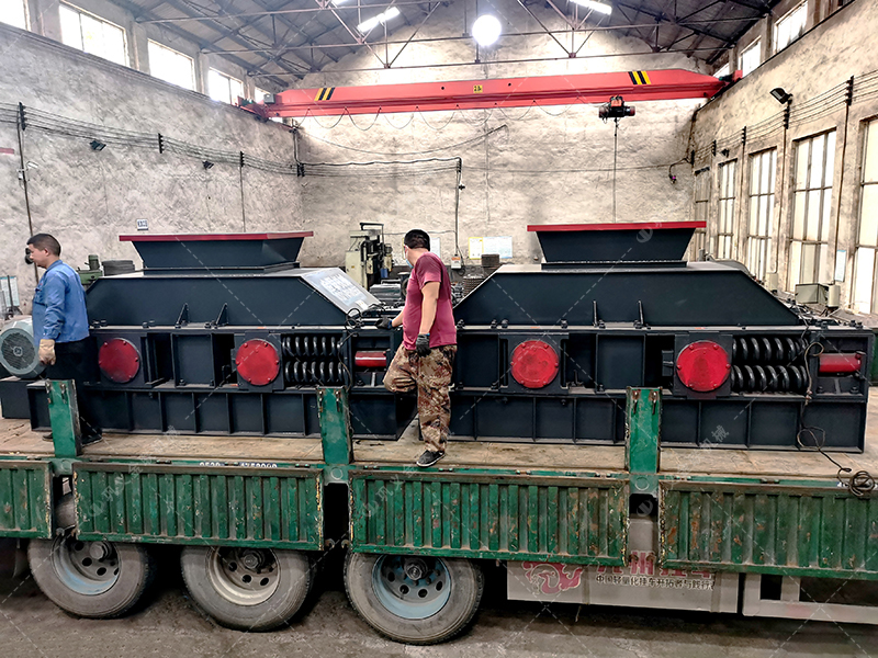 煤矸石對輥破碎機的出料粒度能達到多少？產(chǎn)量多大？