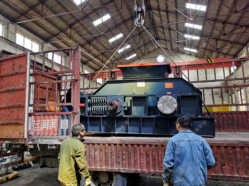 2PG1200x800大型對輥制砂機發(fā)貨 發(fā)往廣東