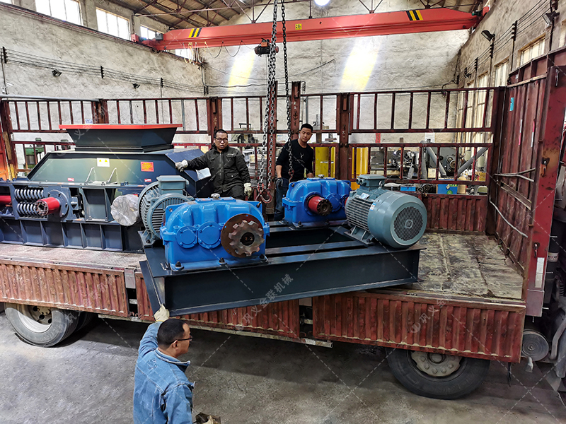 2PG1200x800大型對輥制砂機發(fā)貨 發(fā)往廣東