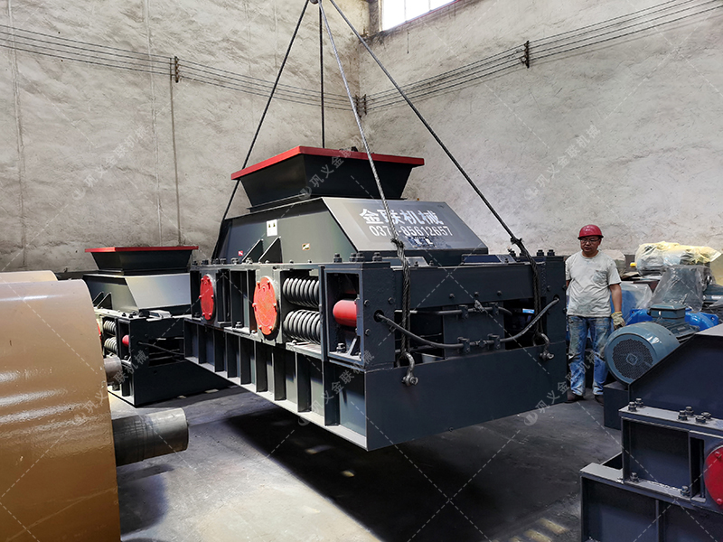 破碎設(shè)備1000x700彈簧式對輥破碎機(jī)發(fā)貨圖片