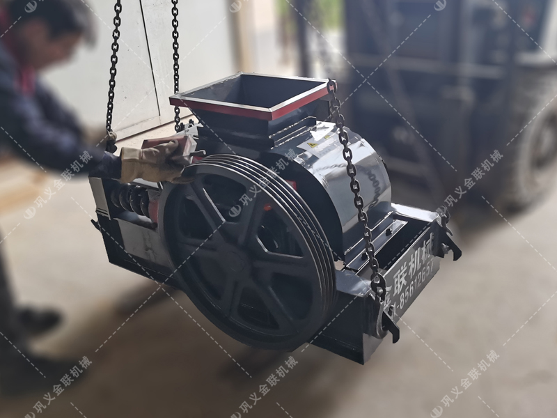 2PGC400X400雙齒輥破碎機發貨圖片_發往廣西百色_破碎錳礦