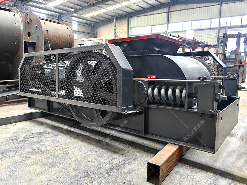 煤矸石雙齒輥破碎機產能多少？多少錢？
