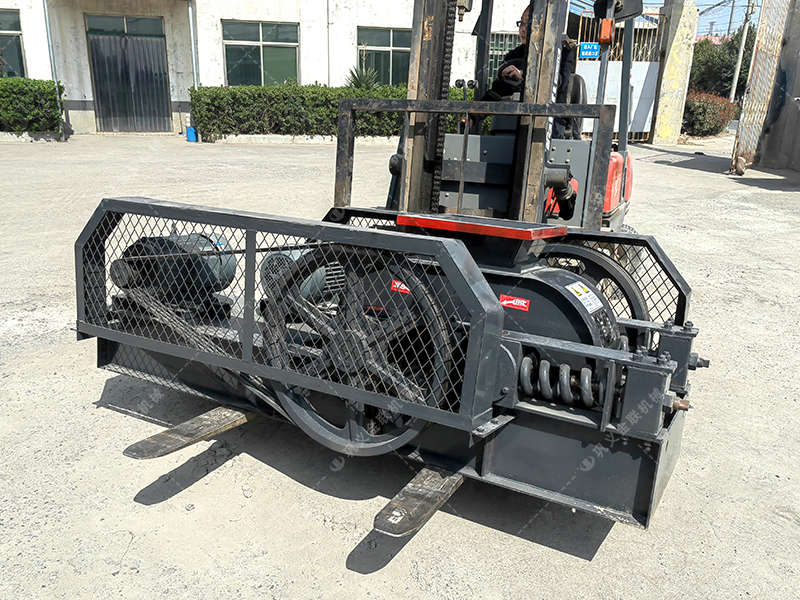 了解粗破齒輥式破碎機:規(guī)格、型號與價格的深度剖析 了解粗破齒輥式破碎機:規(guī)格、型號與價格的深度剖析