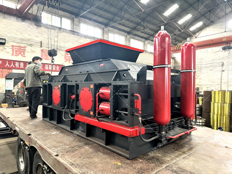 低轉(zhuǎn)速高壓力對輥制砂機，憑什么成為高品質(zhì)機制砂的 “粒形守護神”？